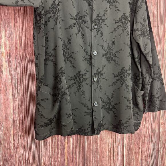 CP Shades Womens Top Size Large Gray Embroidered Oversized Button Up Pockets - Picture 4 of 6